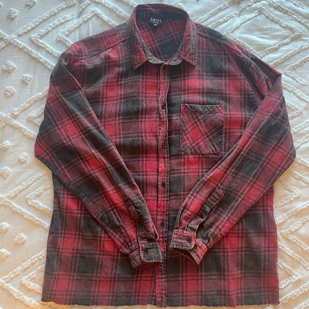 Oversized men flannel button up shirt. Oversized medium. Good condition.